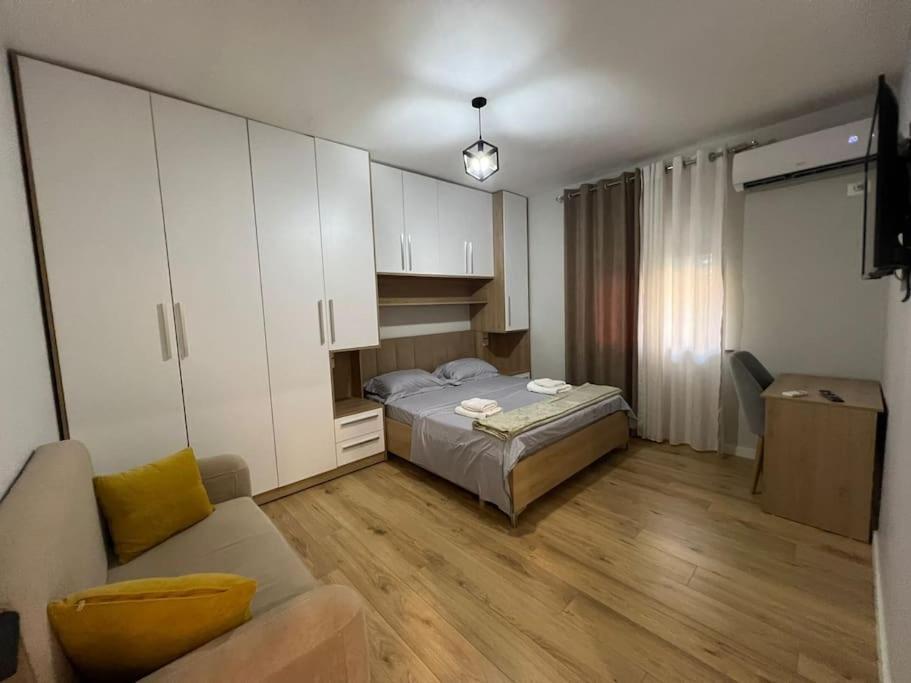 Starlight Downtown Apartment Tirana Exterior foto